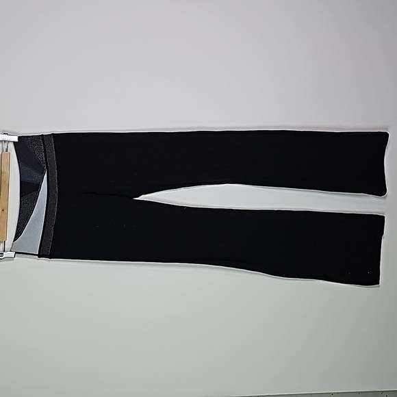 LULULEMON size 4 black and gray flared leggings - Picture 1 of 7